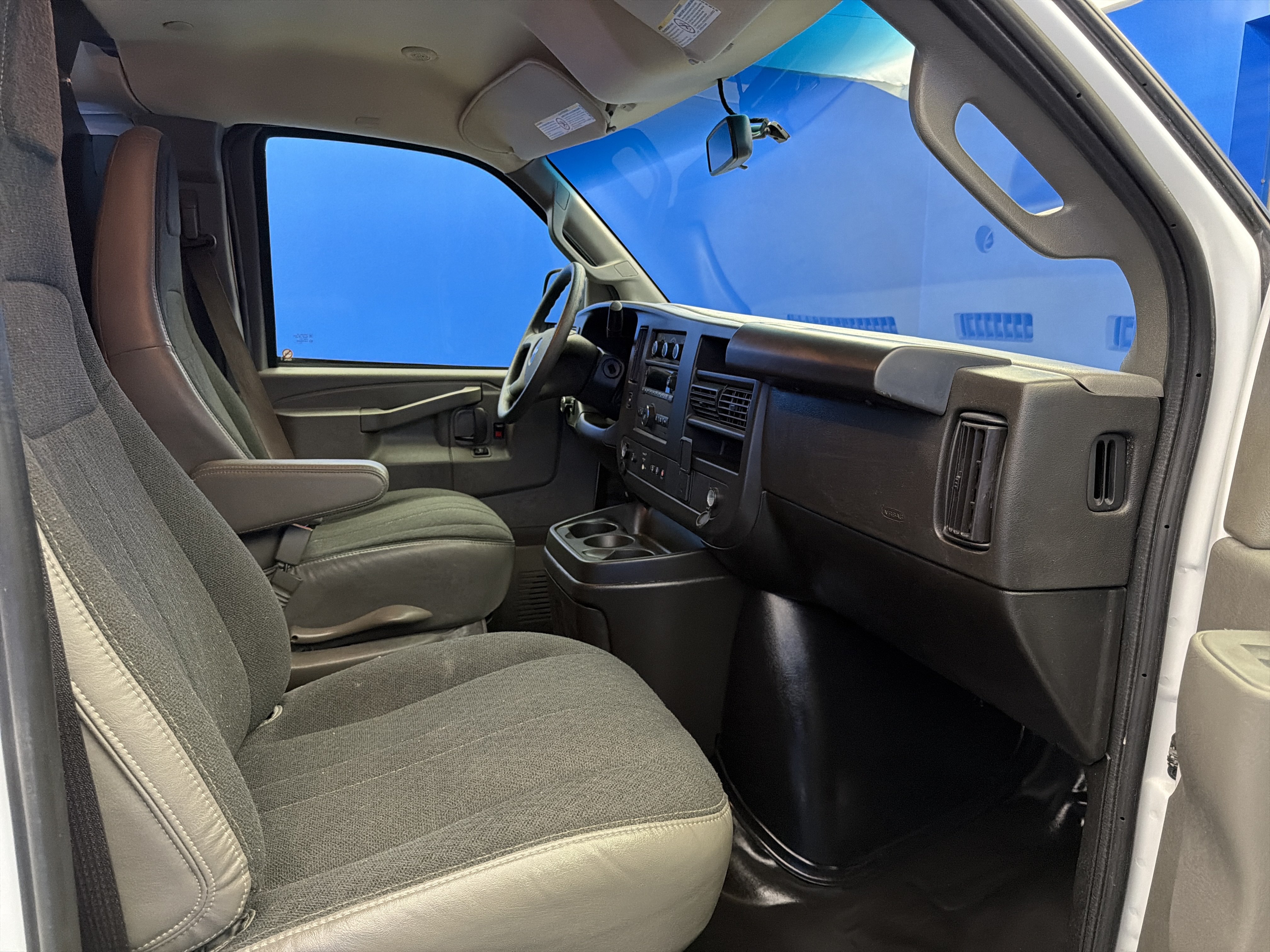 Used 2024 Chevrolet Express 2500 w/ Driver Convenience Package RWD image 22