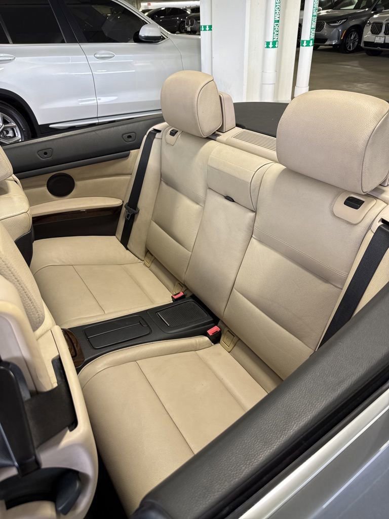 Used 2011 BMW 328i Convertible image 9