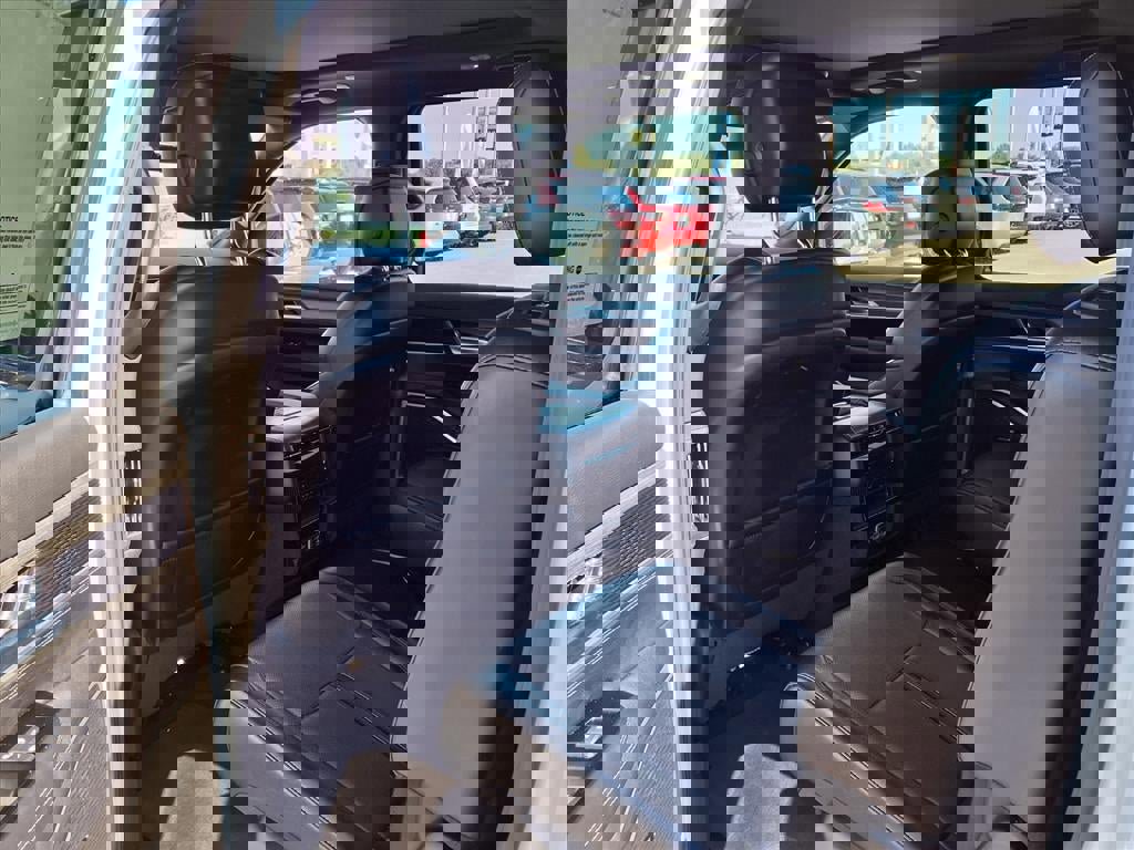 Used 2024 Jeep Wagoneer L Series II w/ Premium Group I image 20