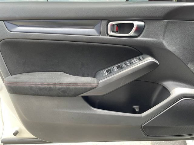 Used 2023 Honda Civic Type R image 9