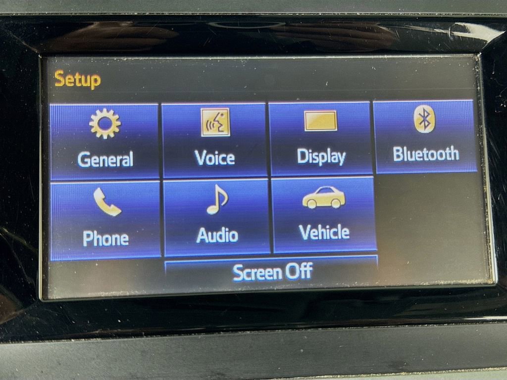 Used 2017 Toyota Highlander LE FWD image 22