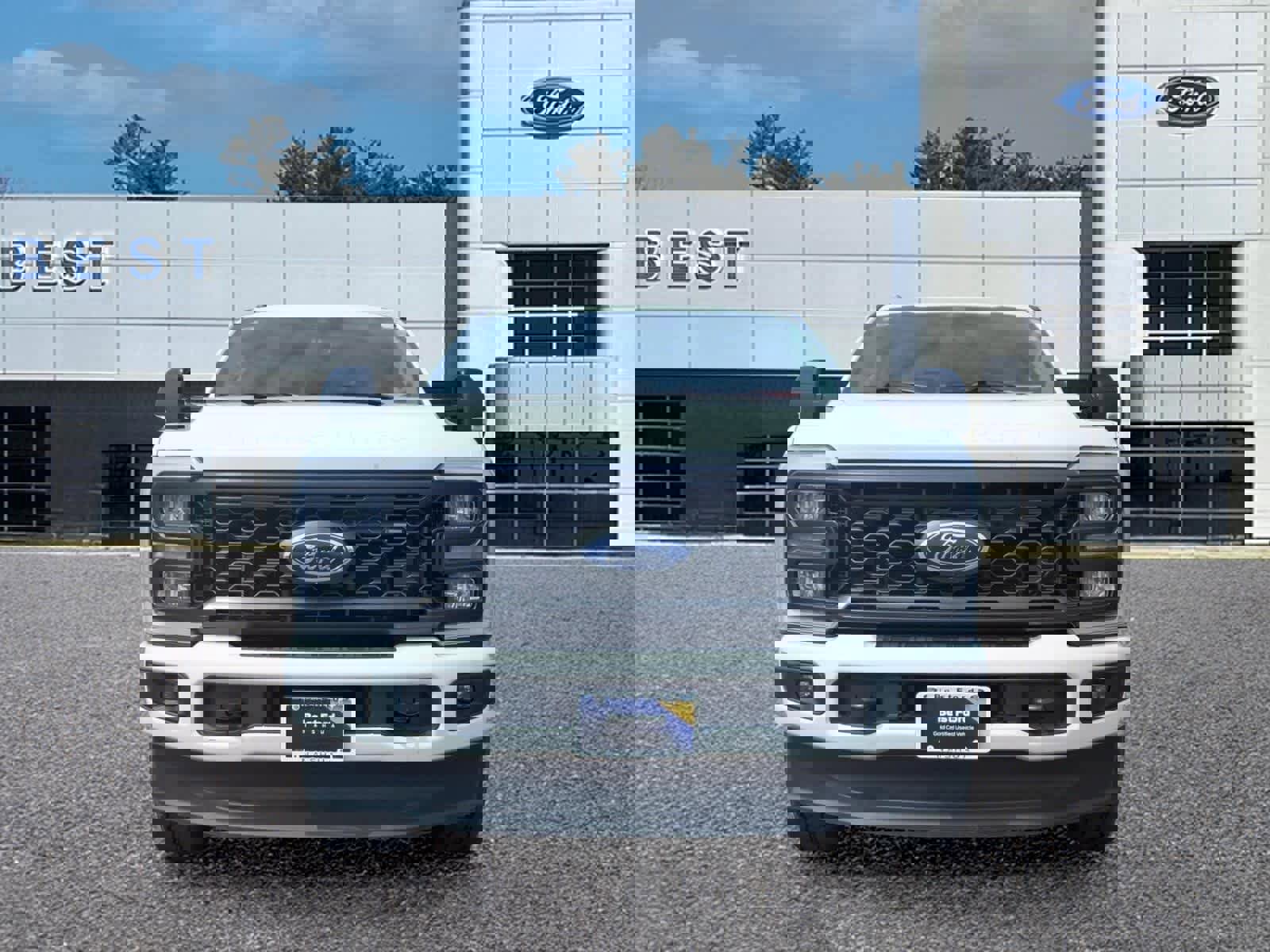 Used 2024 Ford F250 Lariat w/ Sport Appearance Package AWD/4WD image 2