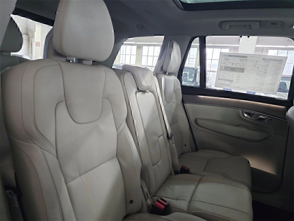 New 2026 Volvo XC90 B6 Ultra w/ Protection Package image 16