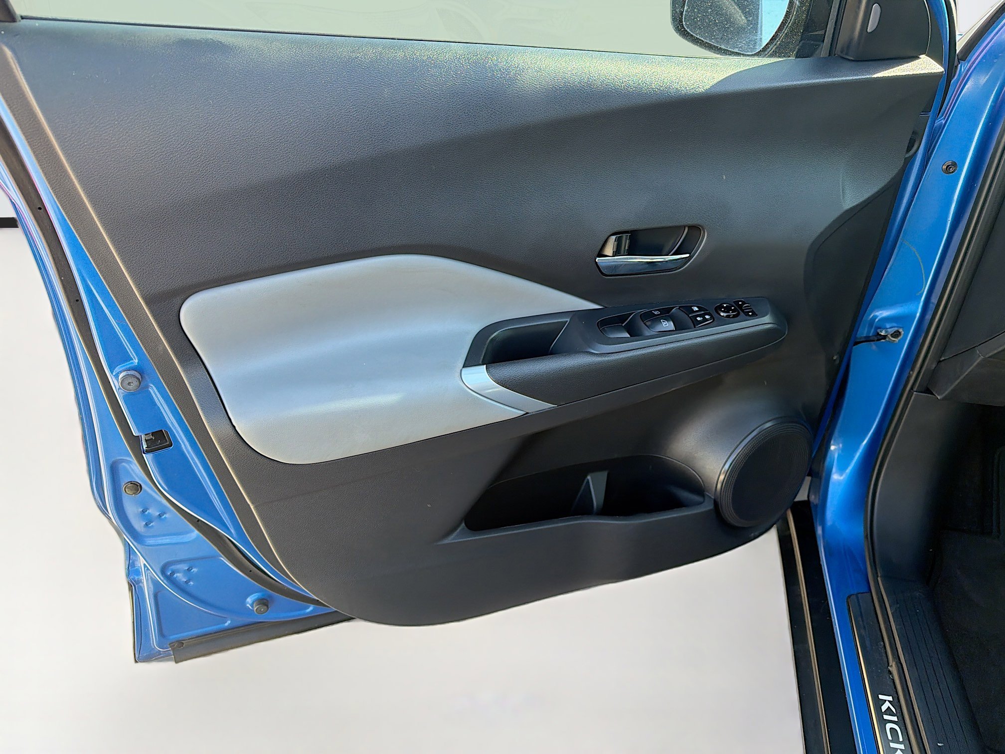 Used 2021 Nissan Kicks SR w/ SR Premium Package image 21