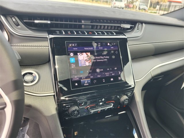 New 2025 Jeep Grand Cherokee Altitude image 25