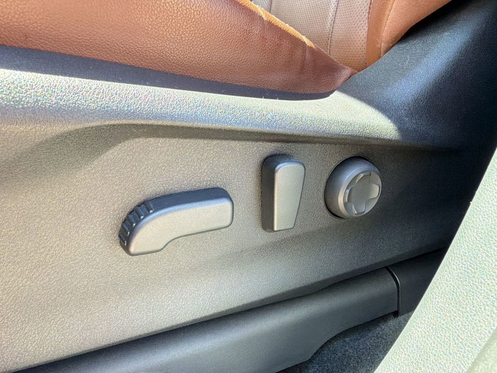 Used 2023 Subaru Ascent Touring image 14