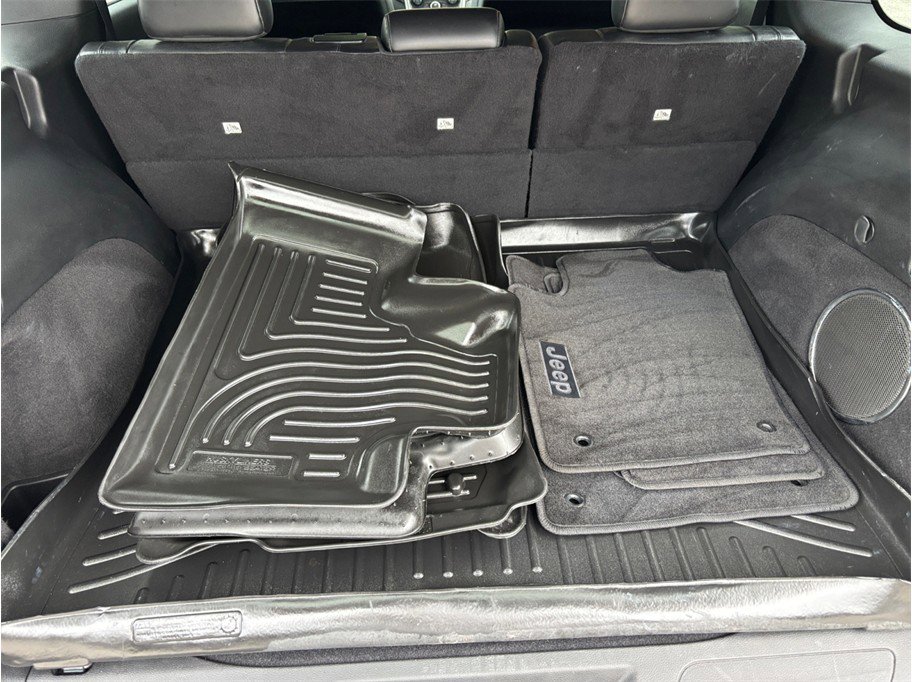 Used 2015 Jeep Grand Cherokee Altitude RWD image 43