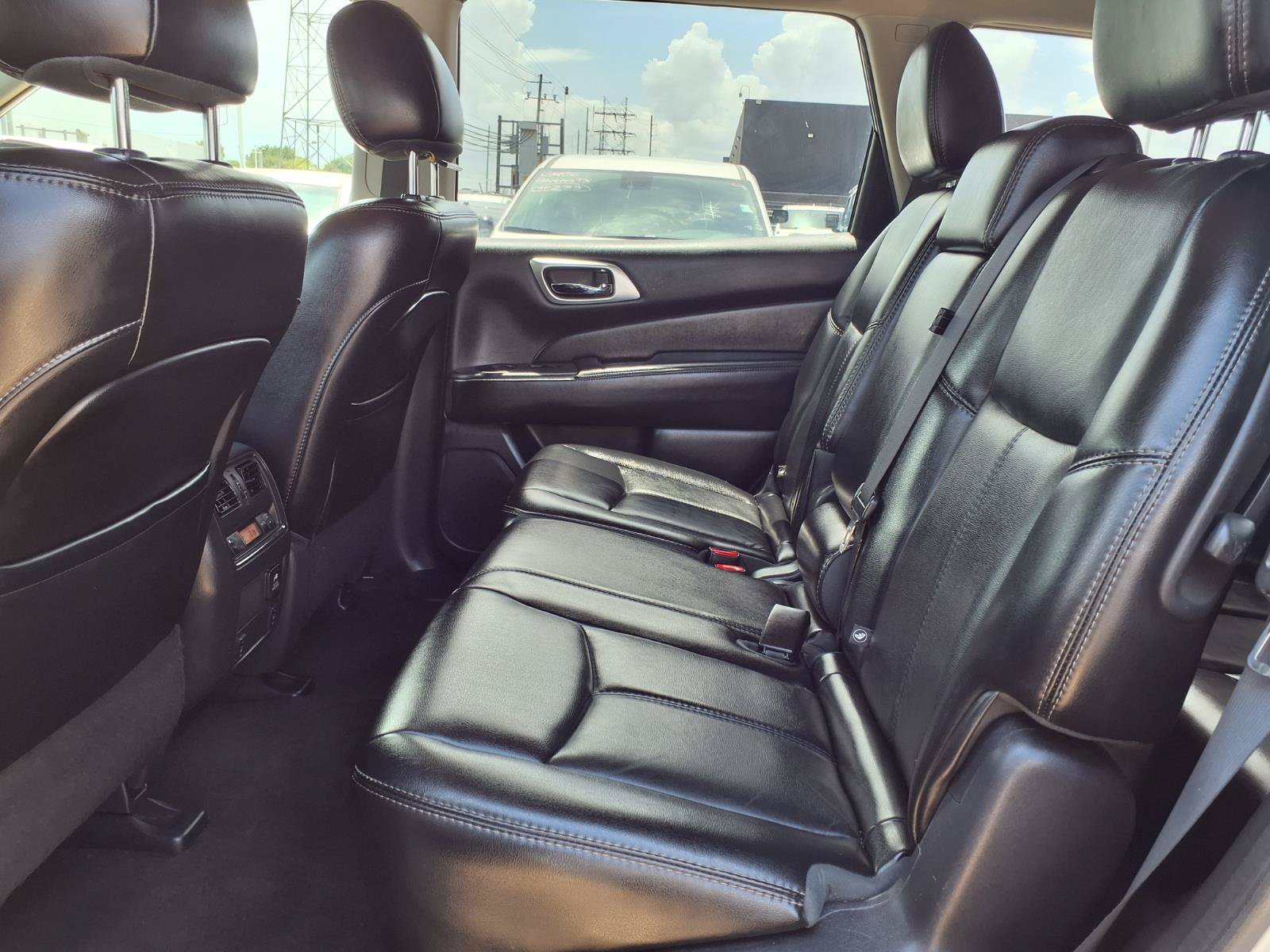 Used 2015 Nissan Pathfinder SL w/ SL Premium Package FWD image 13