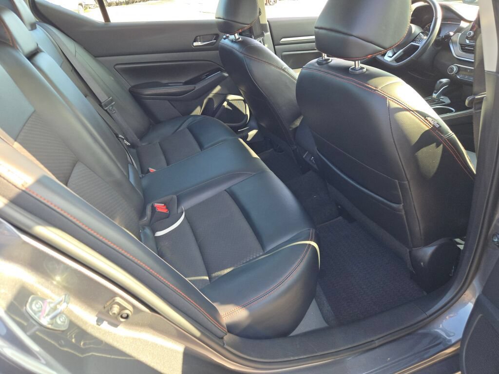 Used 2024 Nissan Altima 2.5 SR FWD image 19