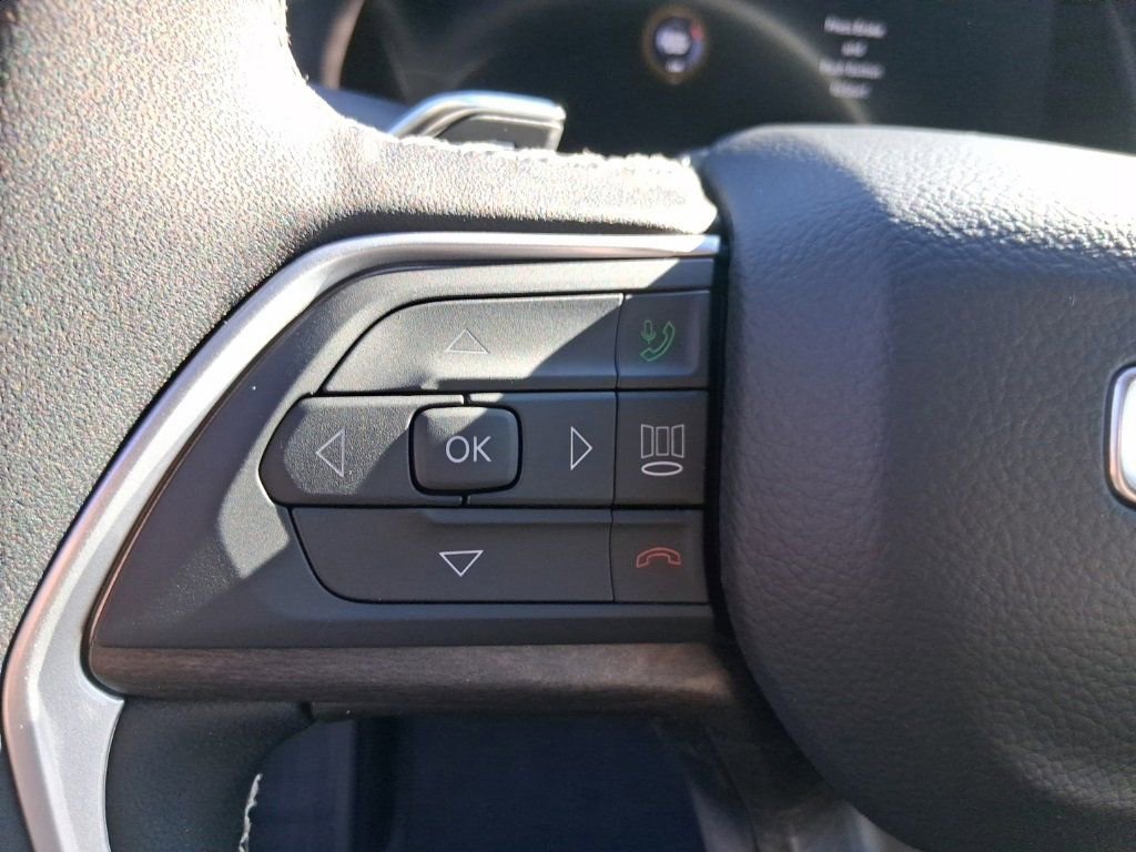 New 2025 Jeep Grand Cherokee L Limited w/ Trailer Tow Package image 24