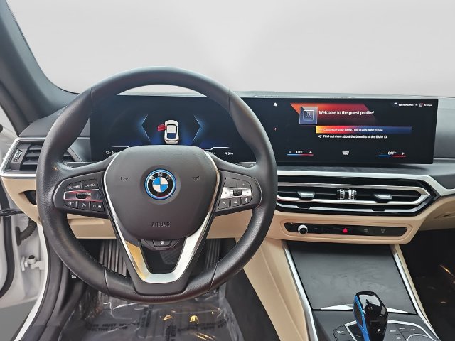 Used 2022 BMW i4 eDrive40 w/ Premium Package RWD image 16