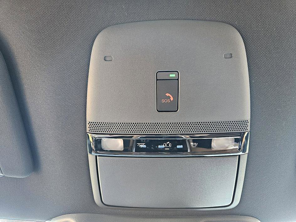 New 2026 Nissan Armada SL w/ Captain's Chari Seat Package image 20