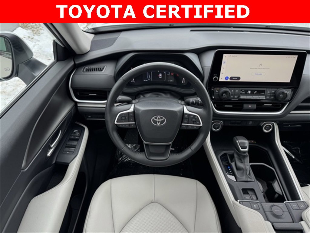 Certified 2024 Toyota Grand Highlander XLE image 6
