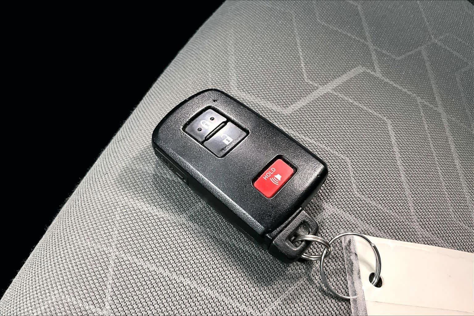 Used 2023 Toyota Tacoma TRD Sport w/ Technology Package image 17