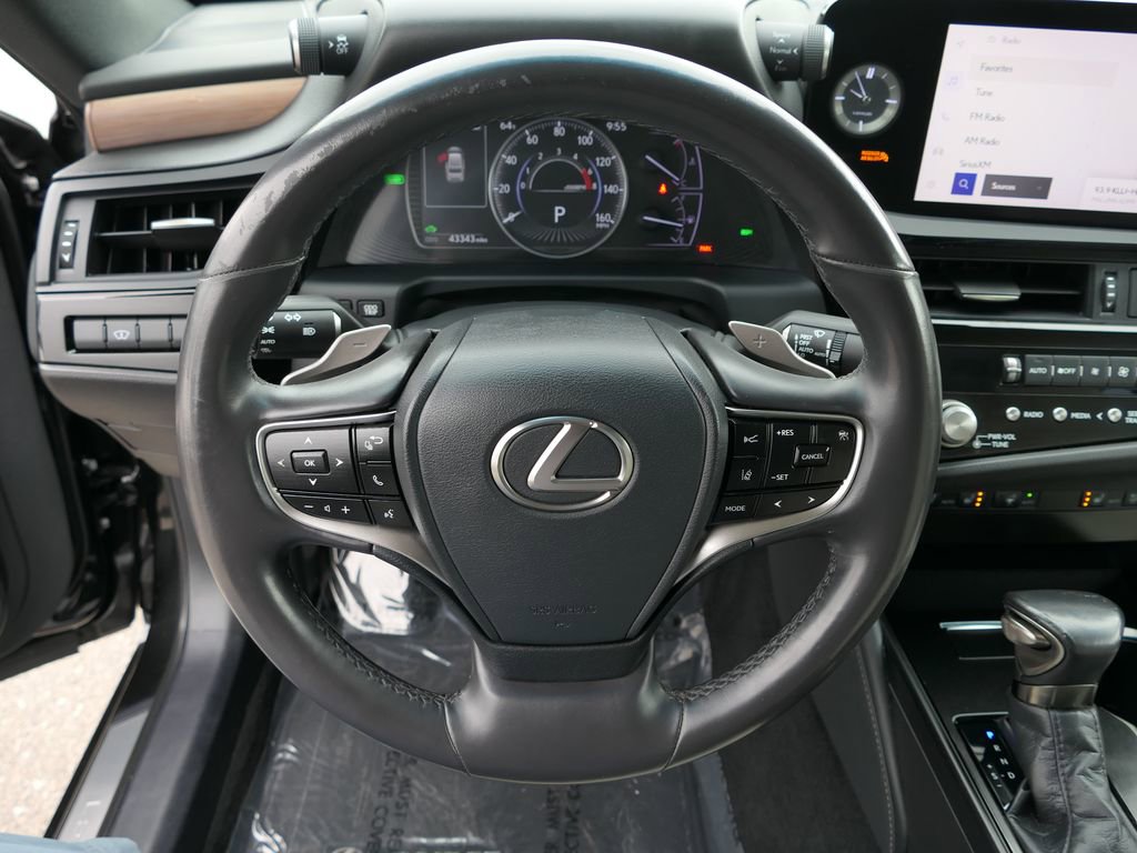 Used 2024 Lexus ES 300h w/ Premium Package FWD image 18