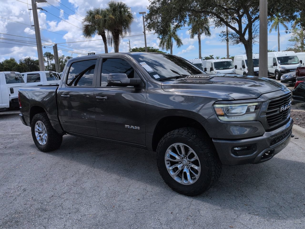 Used 2023 RAM 1500 Laramie AWD/4WD image 2