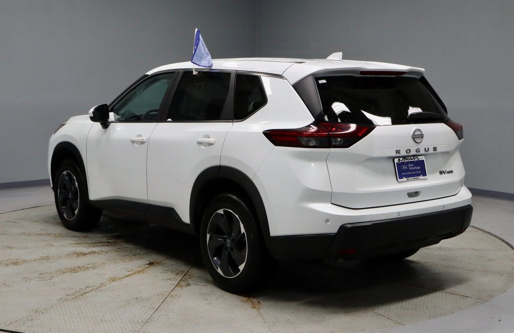 Certified 2024 Nissan Rogue SV image 9