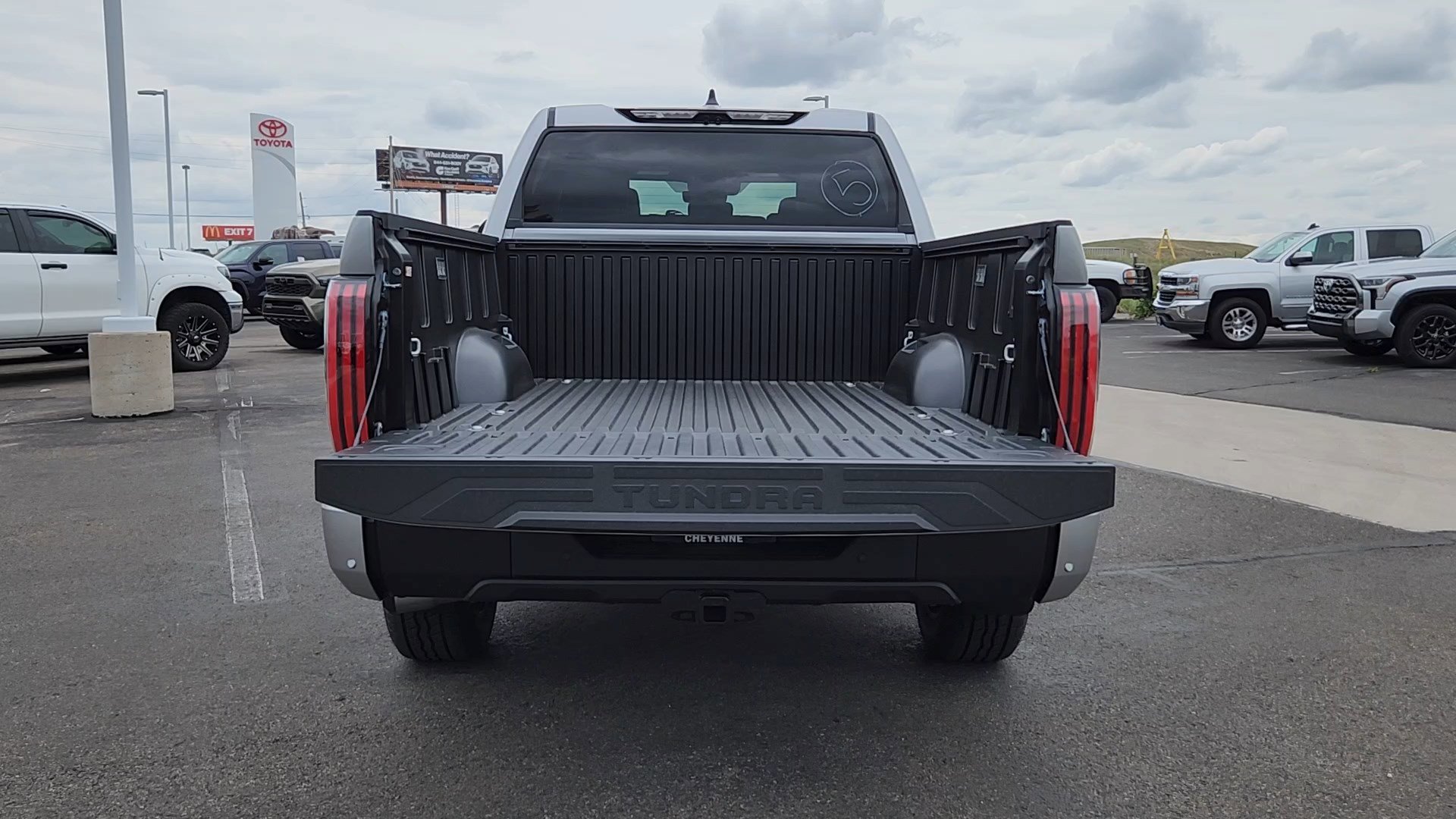New 2026 Toyota Tundra Limited AWD/4WD image 18