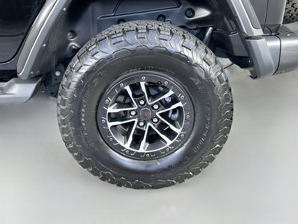 Used 2025 Jeep Wrangler Unlimited Rubicon AWD/4WD image 34