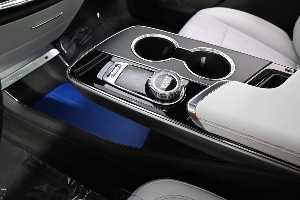 New 2025 Cadillac Lyriq Luxury AWD/4WD image 31