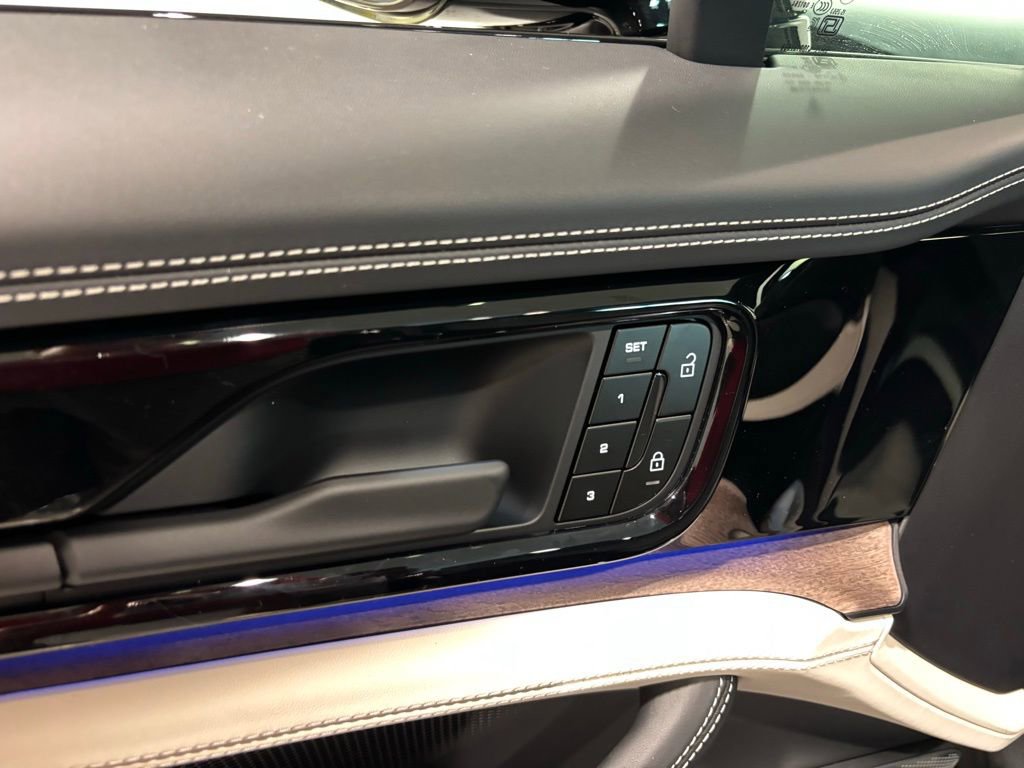 Certified 2026 Porsche Panamera 4 AWD/4WD image 9