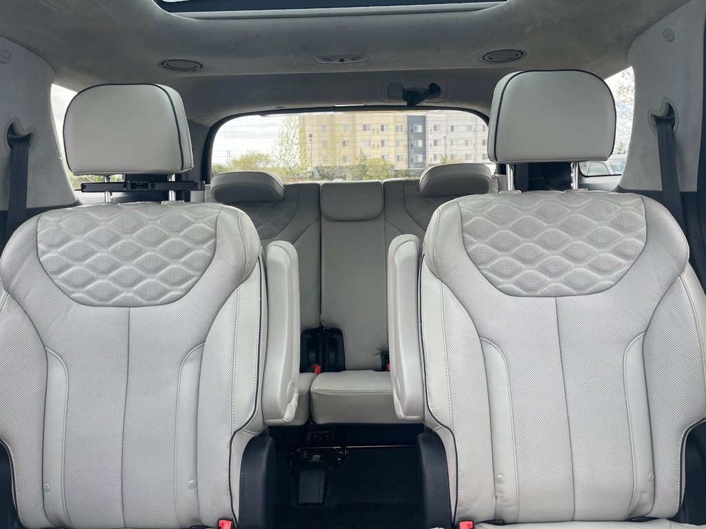 Used 2022 Hyundai Palisade Calligraphy image 11