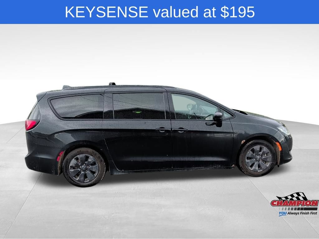 Used 2019 Chrysler Pacifica Touring-L w/ S Appearance Package FWD image 6