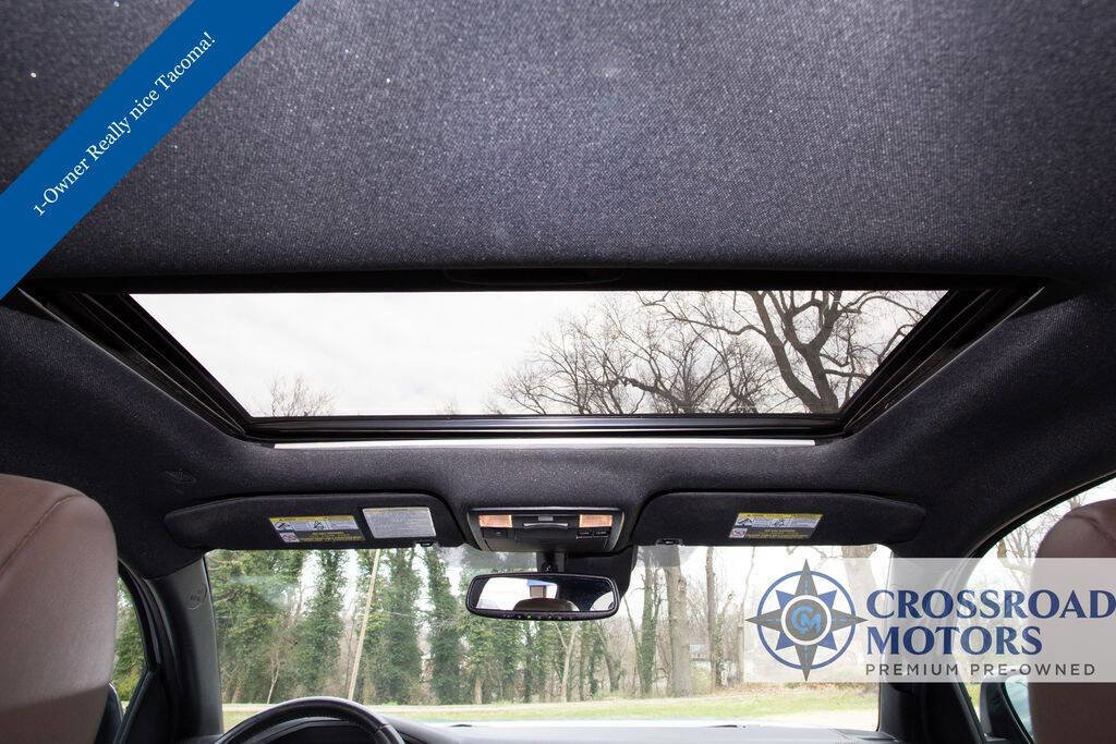 Used 2019 Toyota Tacoma Limited image 22