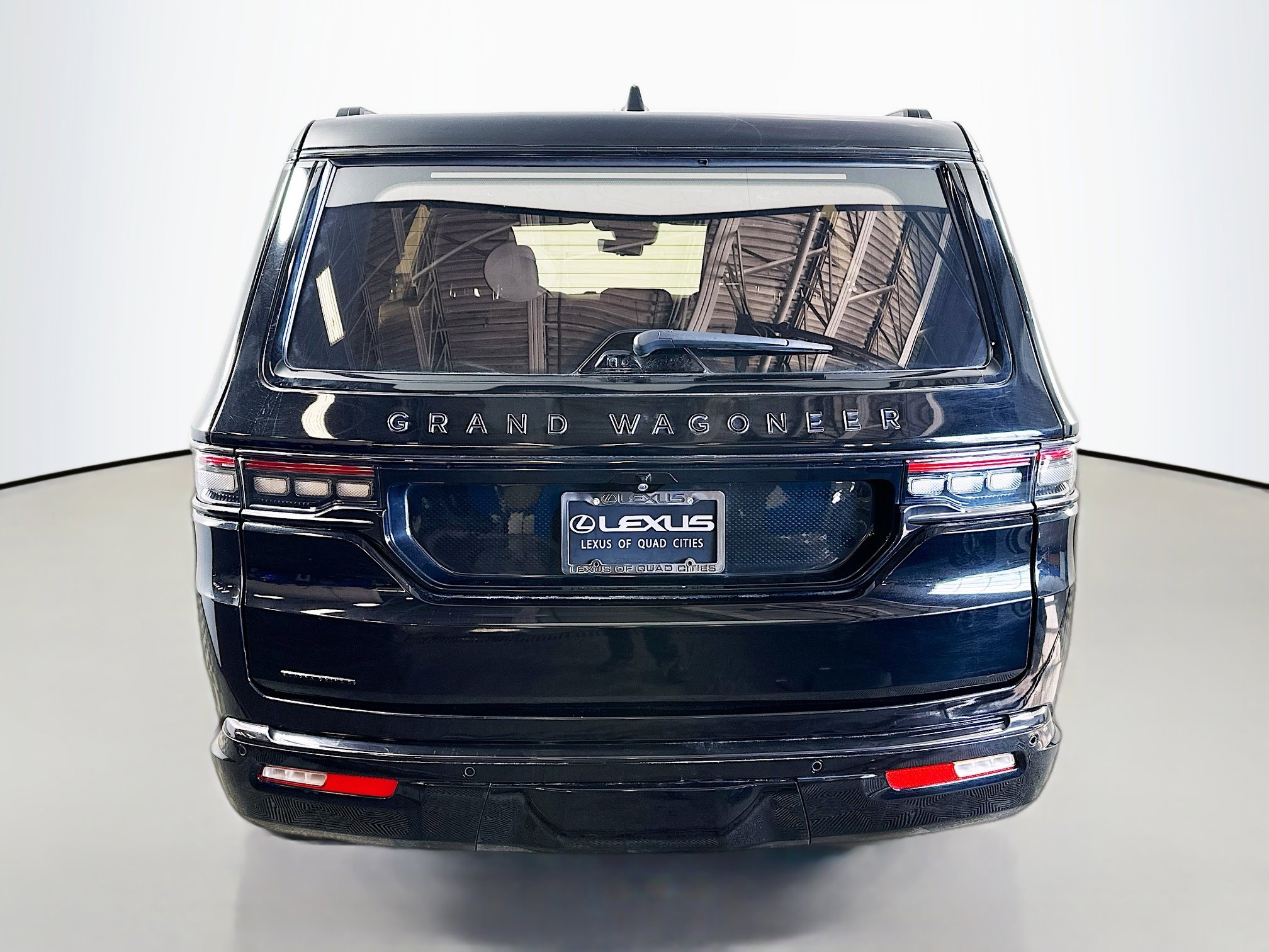 Used 2023 Jeep Grand Wagoneer Series III w/ Quick Order Packagew 28T image 6