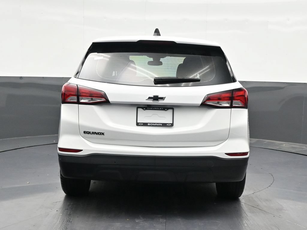 Used 2024 Chevrolet Equinox LS w/ Sport Edition FWD image 4