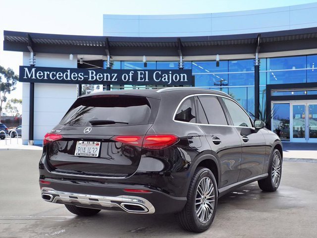 Used 2025 Mercedes-Benz GLC 300 image 3