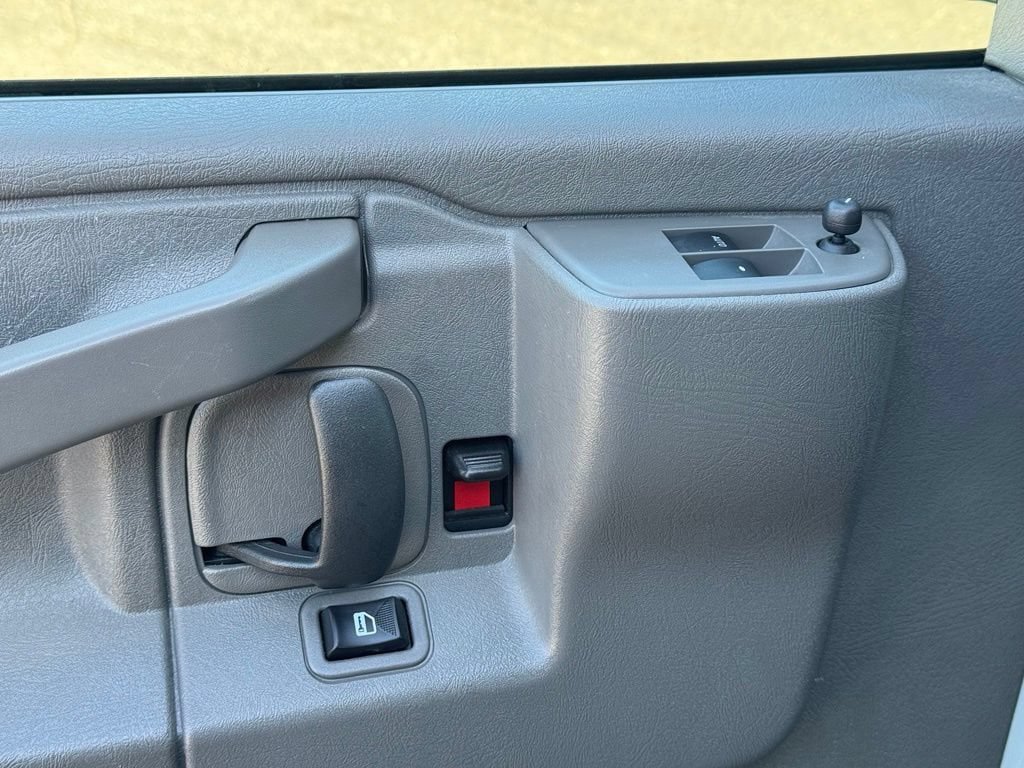Used 2025 Chevrolet Express 2500 w/ Driver Convenience Package RWD image 20