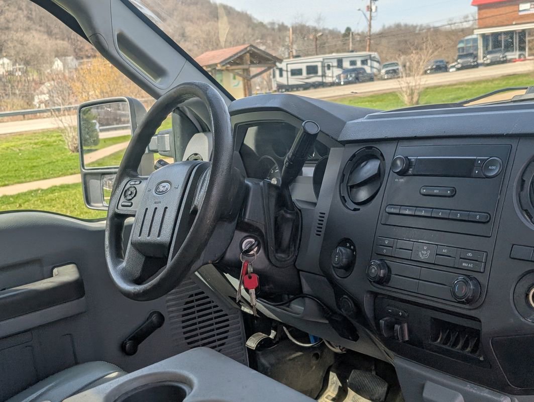 Used 2012 Ford F350 XL w/ Skid Plate Pkg image 26
