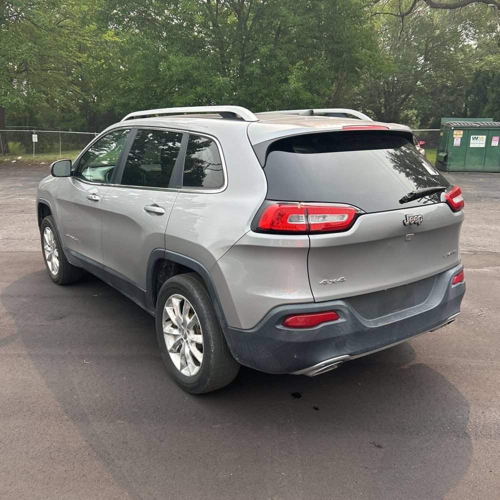Used 2016 Jeep Cherokee Limited AWD/4WD image 4