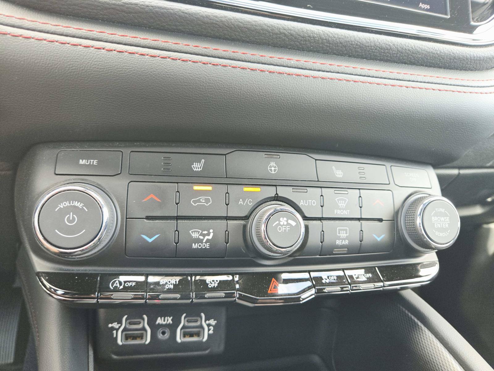 Used 2025 Dodge Durango GT AWD/4WD image 32