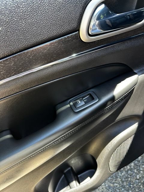 Used 2018 Jeep Grand Cherokee Limited AWD/4WD image 15