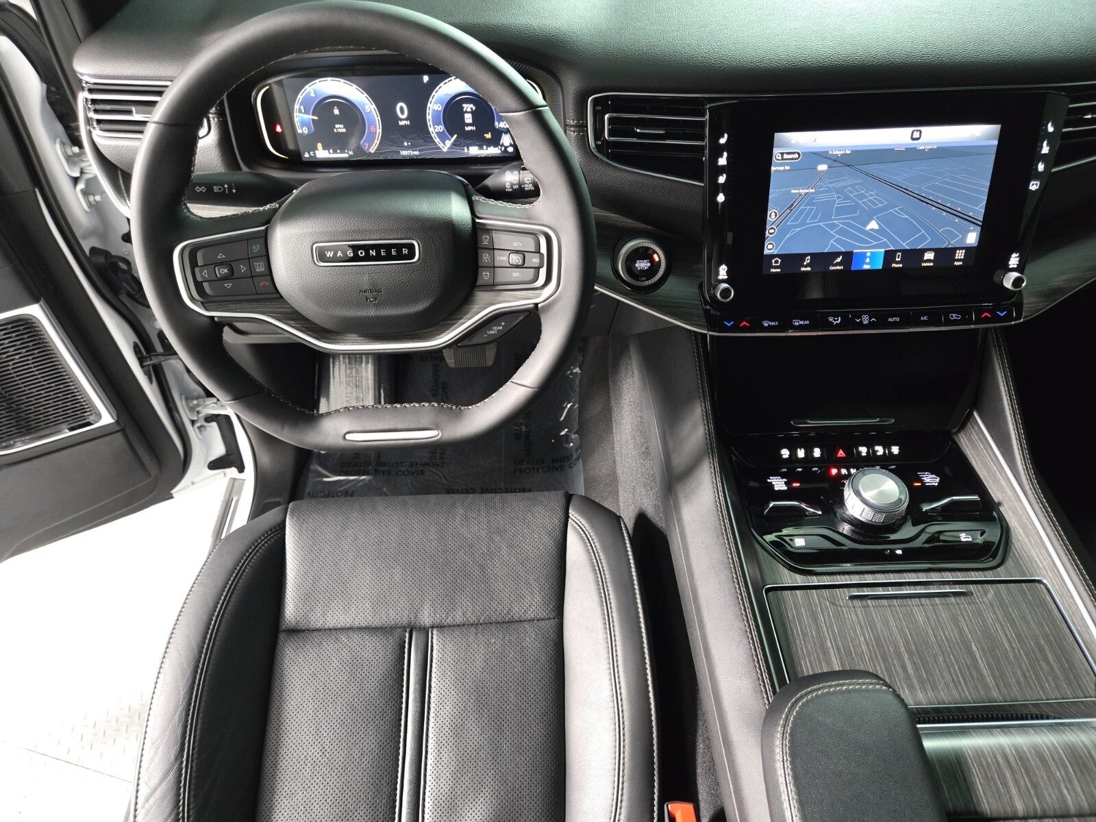 Used 2024 Jeep Wagoneer L Series III w/ Premium Group I image 15