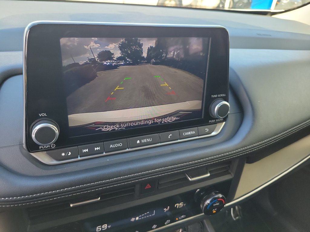 Used 2025 Nissan Rogue SV AWD/4WD image 31