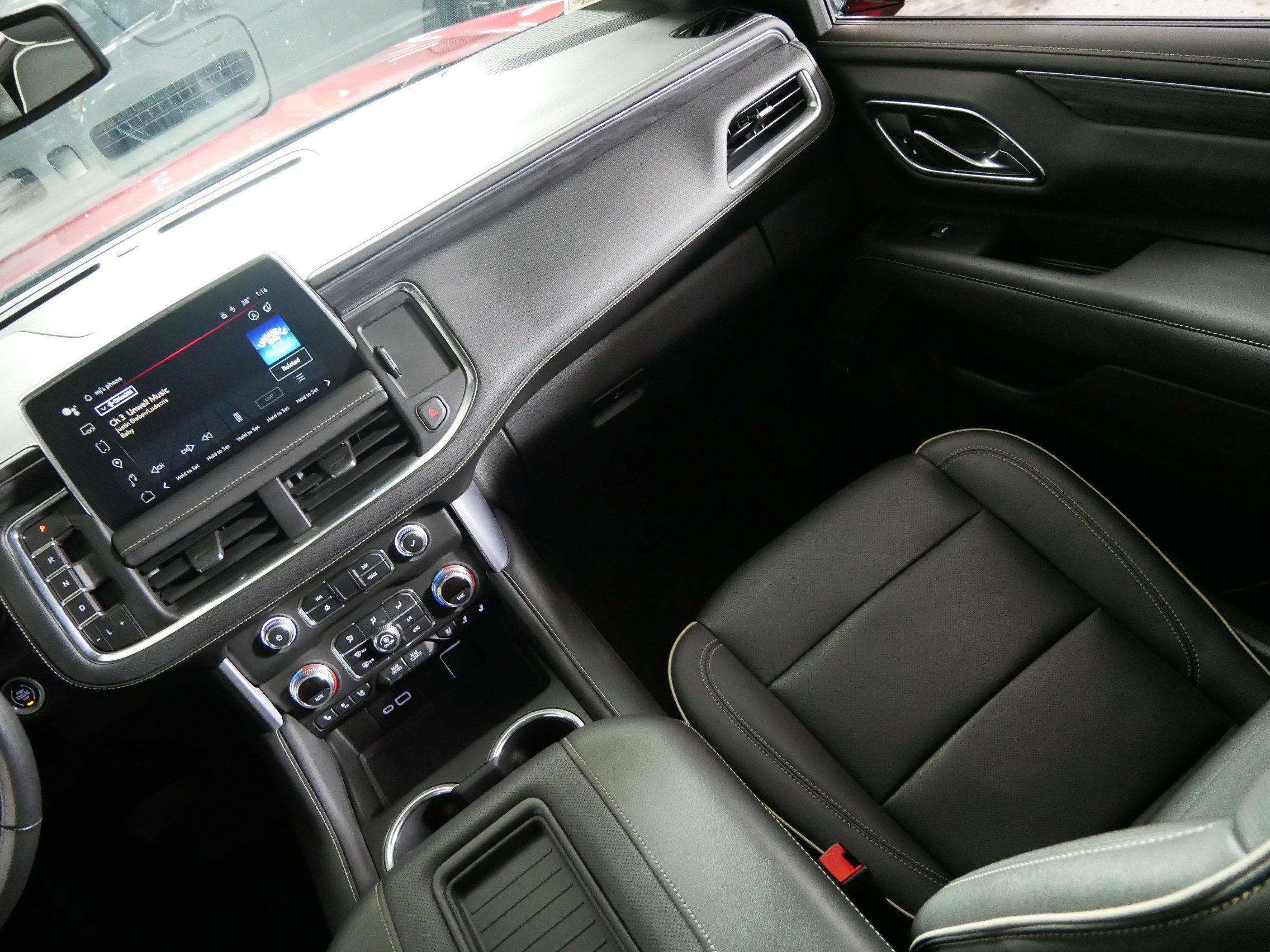 Used 2022 GMC Yukon SLT w/ SLT Premium Package AWD/4WD image 11