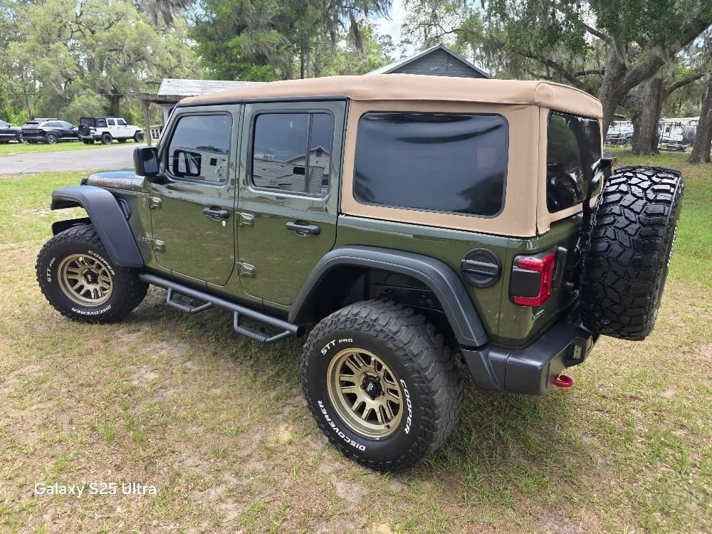 Used 2021 Jeep Wrangler Unlimited Rubicon AWD/4WD image 9