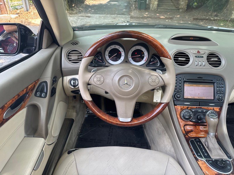 Used 2011 Mercedes-Benz SL 550 image 43