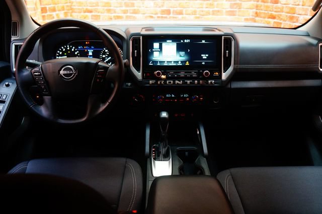 Used 2025 Nissan Frontier SV w/ SV Convenience Package AWD/4WD image 10