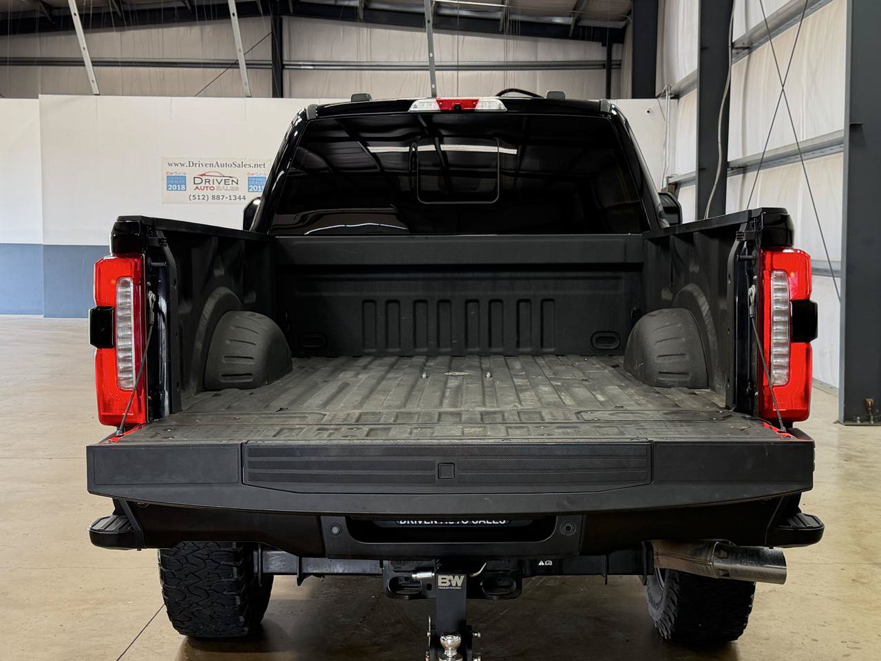 Used 2023 Ford F350 Lariat w/ Lariat Ultimate Package AWD/4WD image 7