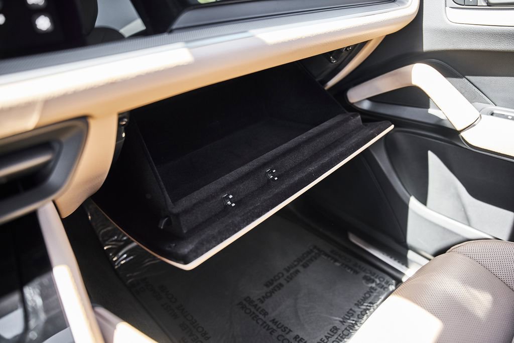 Used 2025 Porsche Cayenne image 76