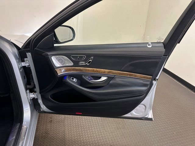 Used 2016 Mercedes-Benz S 550 4MATIC Sedan image 35