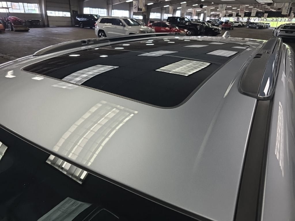 Used 2020 Chrysler Pacifica Limited FWD image 20