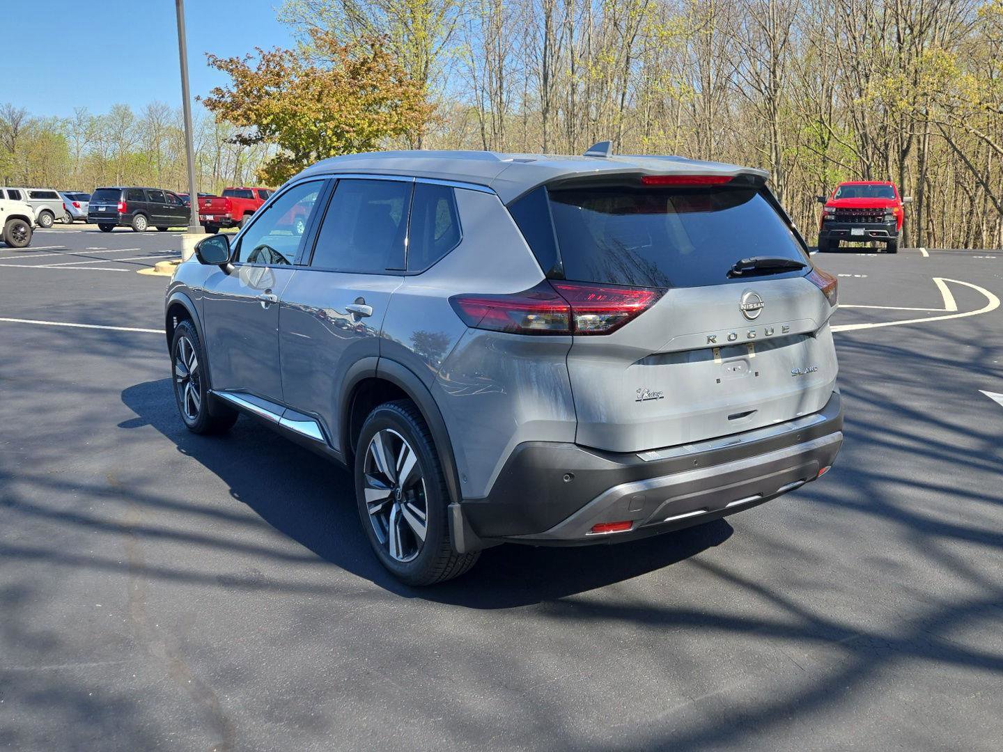 Used 2022 Nissan Rogue SL w/ SL Premium Package image 6