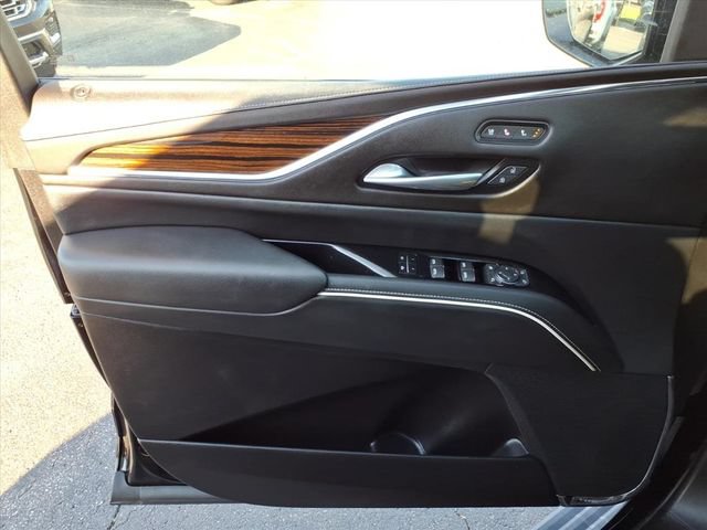 Used 2024 Cadillac Escalade Premium Luxury w/ Performance Package AWD/4WD image 28