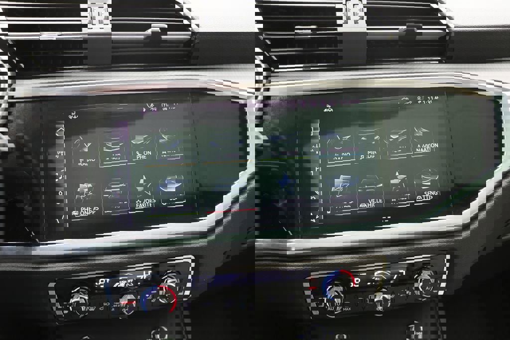 Used 2022 Audi Q3 2.0T Premium Plus image 22