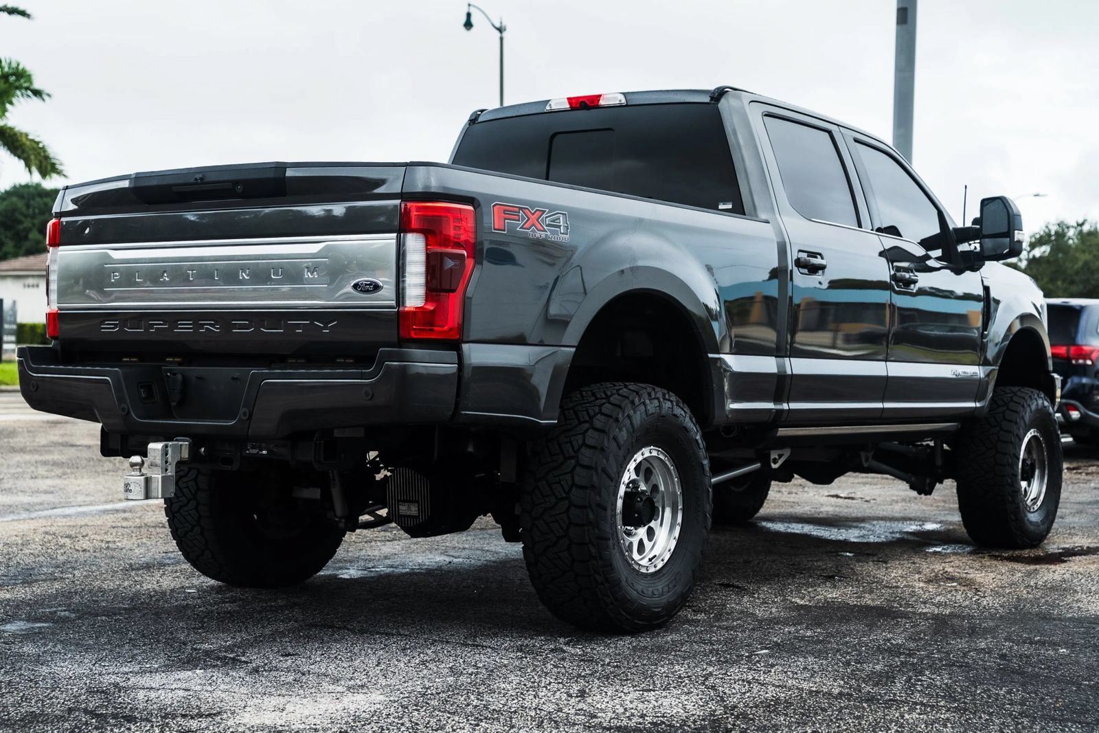 Used 2017 Ford F250 Platinum w/ Platinum Ultimate Package AWD/4WD image 6